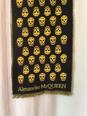 ALEXANDER MCQUEEN YELLOW AND BLACK WOOL SKULL SCARF